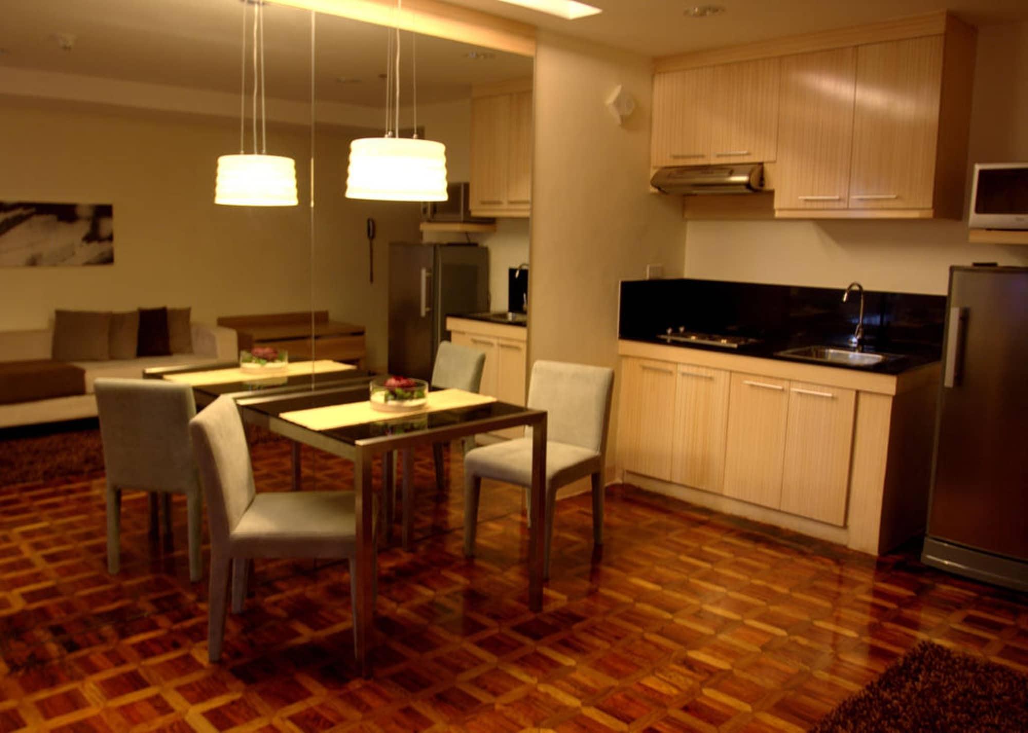 Prince Plaza II Condotel Makati City Exterior photo