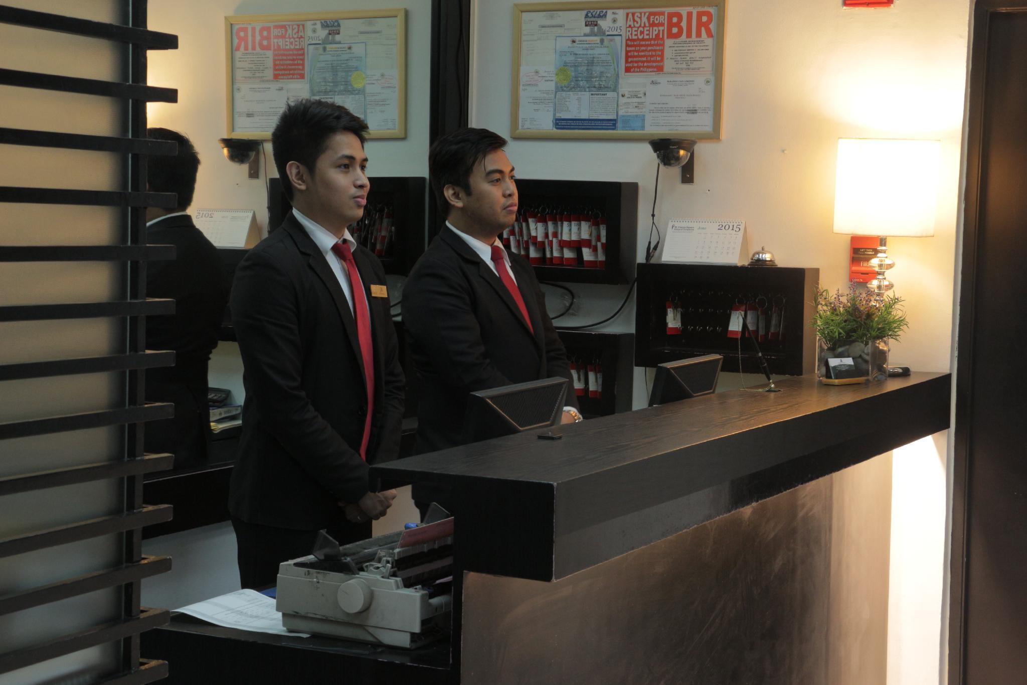 Prince Plaza II Condotel Makati City Exterior photo