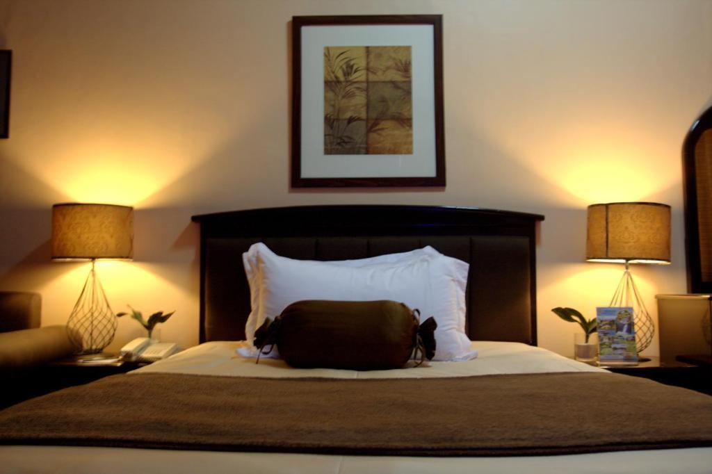 Prince Plaza II Condotel Makati City Room photo